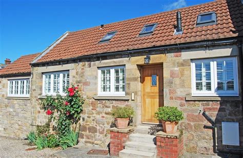 Martins Cottage | Alnmouth | Northumbria Coast And Country Cottages Front Door Steps, Log ...