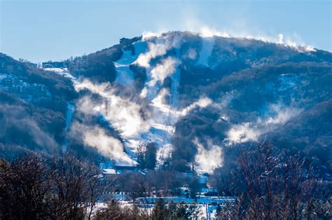 5 Best North Carolina Ski Resorts (Snow Tubing + Skiing!) - Southern ...