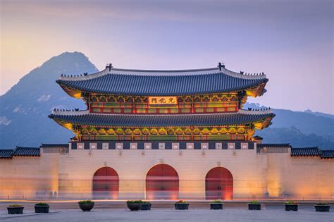 Gyeongbokgung Palace Twilight Sunset Stock Photo - Download Image Now - Seoul, Korea ...