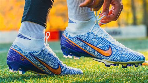 What soccer cleats do Lionel Messi, Cristiano Ronaldo wear?