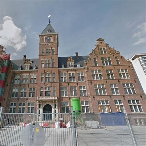 Royal Dutch Shell Headquarters in The Hague, Netherlands (Google Maps)