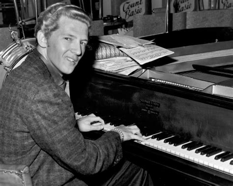 Jerry Lee Lewis: The Killer Keeps on Rockin’ – Clever Journeys