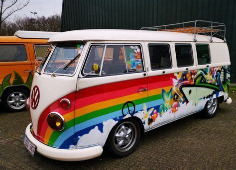 Pin by Andrea Chilco on a s t h e t i c | Vintage vw bus, Hippie bus, Classic volkswagen