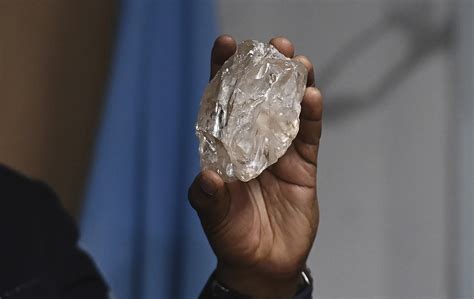 The Biggest Diamond In Over A Century Is Found In Botswana - A Whopping ...