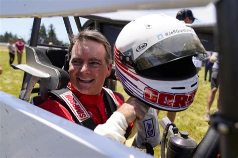 Gordon returns to racing roots by promoting Indy's dirt race | AP News