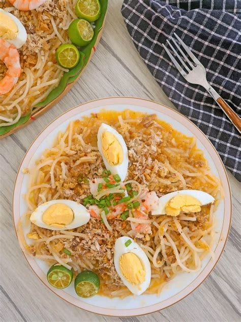 Easy Pancit Luglug with Ground Pork - Kawaling Pinoy