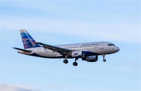 JetBlue Airways Airbus A320 Landing Editorial Image - Image of airplane ...