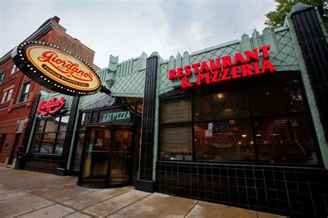 Best Pizza Place in Hyde Park, IL | Giordano's