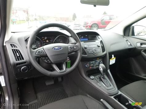 Charcoal Black Interior 2017 Ford Focus SE Sedan Photo #119547084 ...