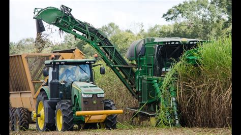 John Deere CH570 Sugarcane Harvester - YouTube