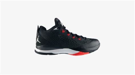 The Best Basketball Sneakers for Players with Flat Feet | Complex