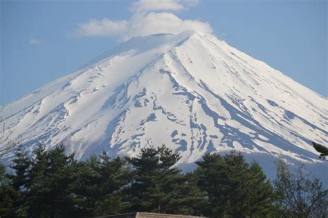 Fadiyah Hanifaturahmah: Gunung Fuji masih bersalju di musim semi