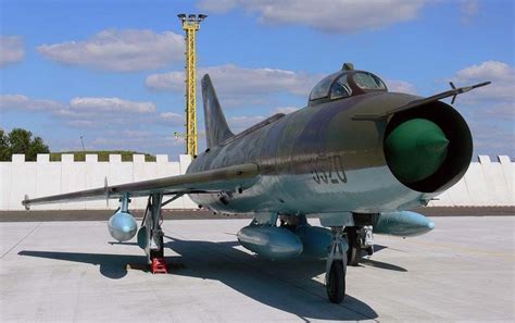 「Planes - Sukhoi Su-7 Fitter」のおすすめ画像 65 件 | Pinterest | 航空機、空軍、航空アート