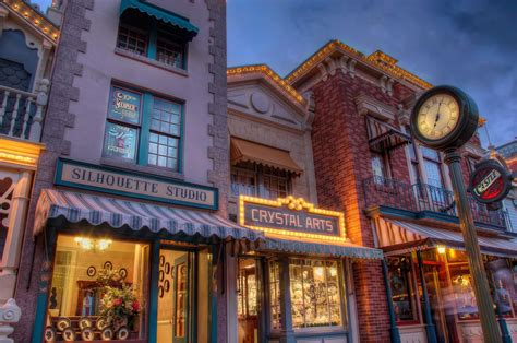 Main Street | Disneyland main street, Main street usa, Disneyland photos