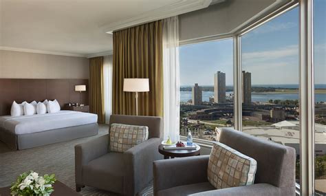 Luxury Hotel in Toronto Downtown | InterContinental® Toronto Centre