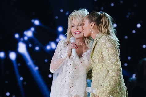 Miley Cyrus Wishes Godmother Dolly Parton Happy Birthday With a Hilarious 'Hannah Montana' Clip ...