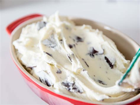 Stracciatella Gelato (Sweet Cream Chocolate Chip) Recipe | Serious Eats