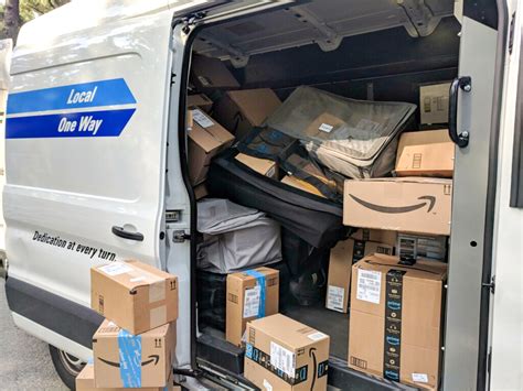 Amazon delivery drivers claim missing wages in lawsuit - Business Insider