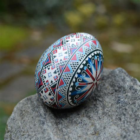 Ukrainian pysanky eggs, traditional pattern Pysanka Ukrainian Easter ...