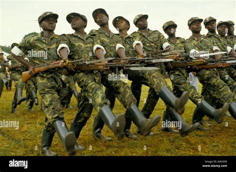 Uganda soldiers guns hi-res stock photography and images - Alamy