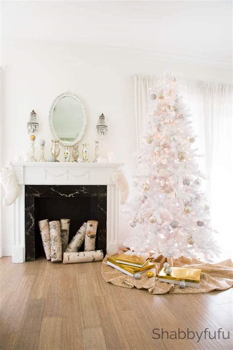 A Glistening Snowy White Flocked Christmas Tree - shabbyfufu.com