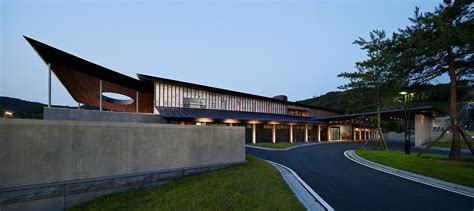 Casa Club Seowon Golf / Itm Yooehwa Architects + Itami Jun Architects ...