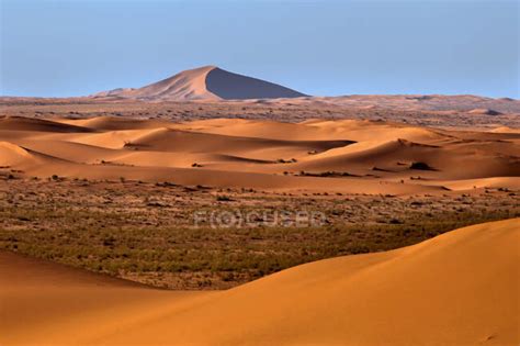 Sand dunes in desert, Saudi Arabia — ripple, cloud - Stock Photo ...