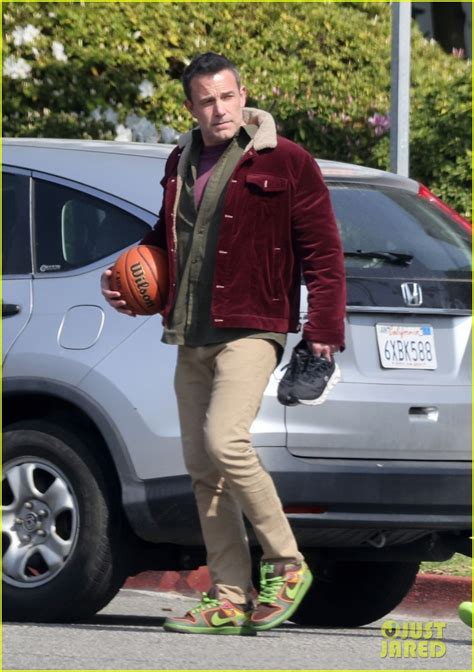 Ben Affleck Carries a Basketball on Set of 'The Accountant 2': Photo 5025908 | Ben Affleck ...