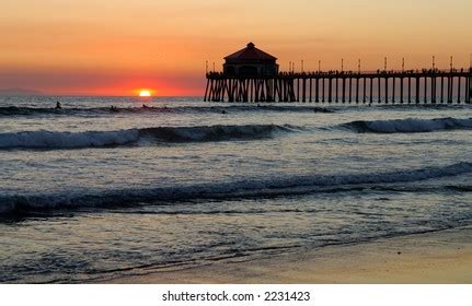 3,467 Huntington beach surfing Images, Stock Photos & Vectors | Shutterstock