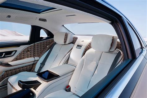 2023 Mercedes Maybach S Class Haute Voiture Luxury Interior | AUTOBICS