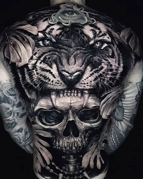 Tiger & Schädel zurück Tattoo | Back piece tattoo, Back tattoo, Back ...