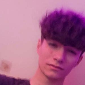 mm2.frosty - Age, Family, Bio | Famous Birthdays