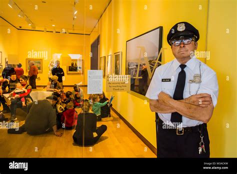 Security guard museum hi-res stock photography and images - Alamy