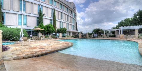 Hilton Austin Airport (Austin, TX): What to Know BEFORE You Bring Your Family