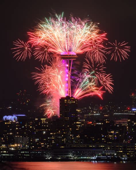 Photos: Drones light up the Seattle sky for annual Space Needle New ...