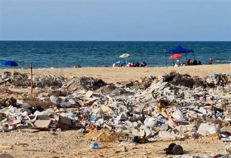 'Catastrophic' pollution plagues Libya beaches - France 24