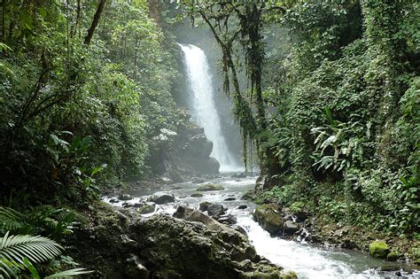 The Most Beautiful Waterfalls in Costa Rica