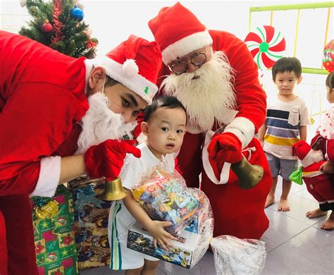 Kiếm tiền triệu nhờ làm ông già Noel