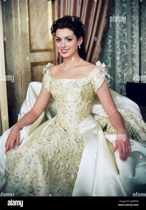 Anne Hathaway Wedding Dress Princess Diaries