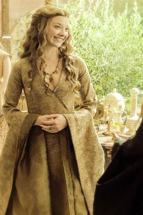 Game of Thrones: Queen Margaery Tyrell | Game of thrones dress, Margaery tyrell, Got costumes