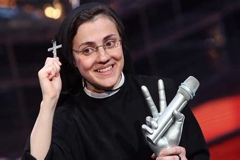 Perché Suor Cristina ha abbandonato le vesti talari? | Pourfemme