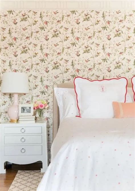 40 Dreamy Bedroom Floral Print Ideas - DigsDigs