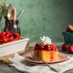 Dessert - Duncan hines strawberry poke cake with jello recipes