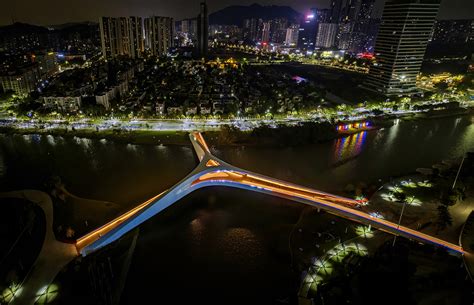 New pedestrian bridge adds to vibe of Guangzhou | govt.chinadaily.com.cn