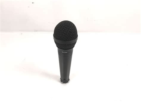 Gear One MV1000 Handheld Dynamic Vocal Microphone | Reverb