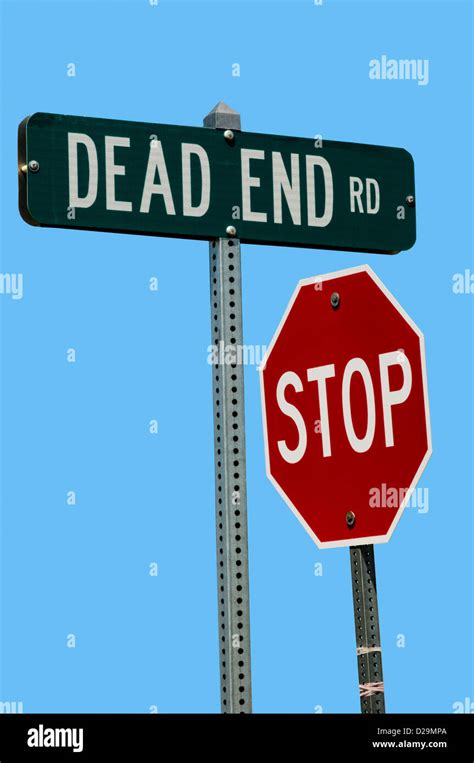 dead end road sign Stock Photo - Alamy