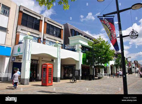 Fareham Shopping Centre, West Street, Fareham, Hampshire, England ...