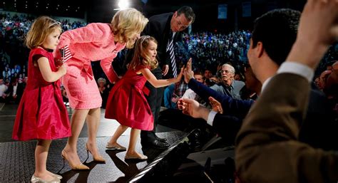 Cruz campaign puts family out front - POLITICO