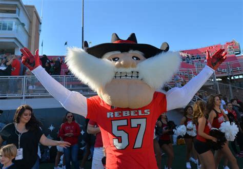 UNLV removes statue of mascot with Confederate ties