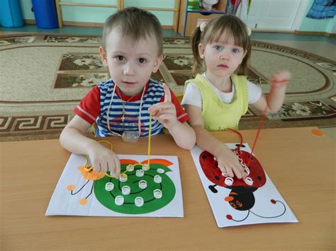 Развитие мелкой моторики рук у детей 3-4 лет: игры и упражнения, картотека с целями